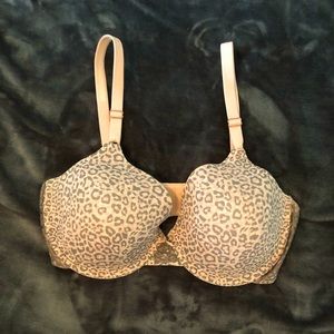 Maidenform bra. 36DD